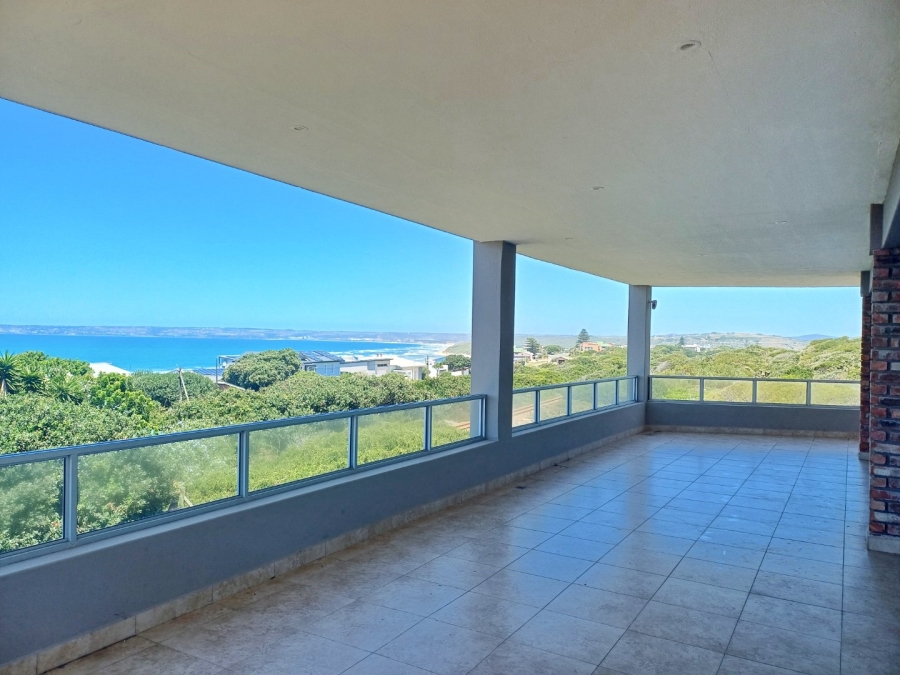 5 Bedroom Property for Sale in Reebok Western Cape